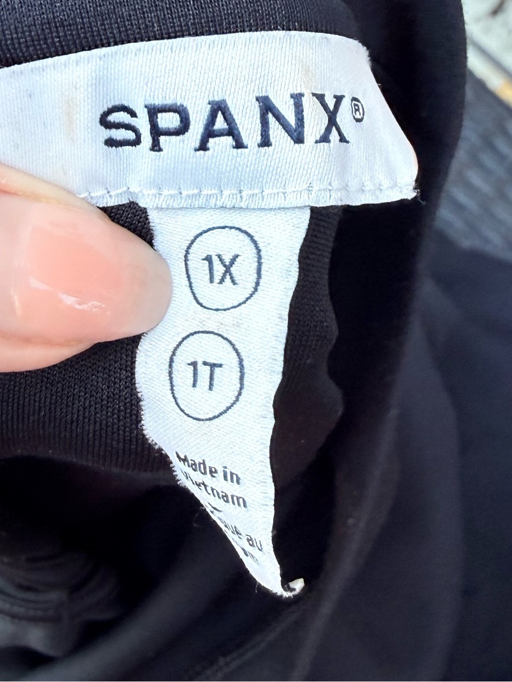 SPANX AirEssentials Cap Sleeve Cinched Jumpsuit in the shade Very Black Size 1X - Picture 2 of 7
